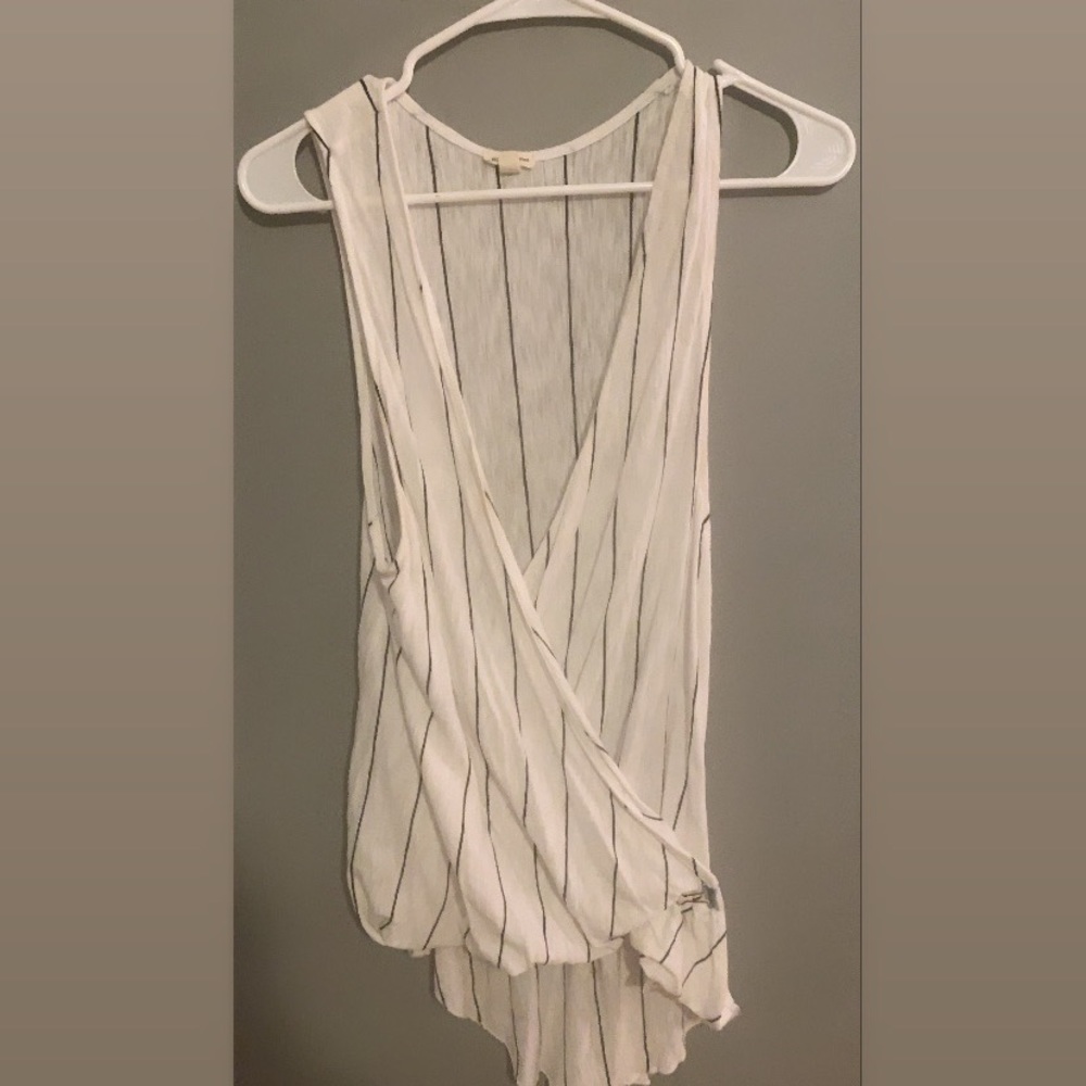 UO open cross front top